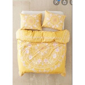 urban outfitters iris sketched comforter